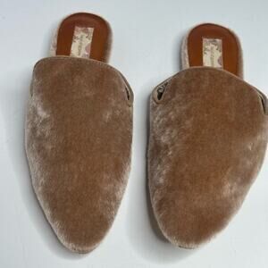 BAND OF GYPSIES NEUTRAL COLOR “LANDSLIDE” MULE LIKE NEW SIZE 10M